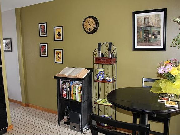 Kitchen and Breakfast Area