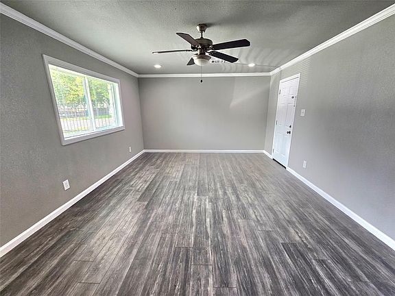 3rd image of 221 Caylor St #A