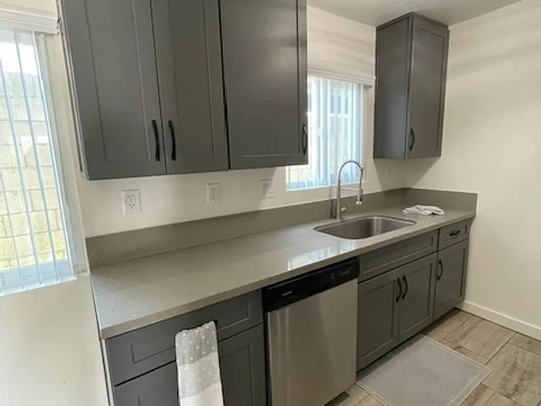 9328-34A — Photo 2