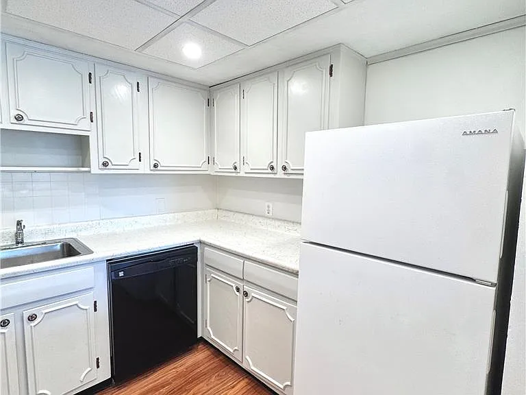 2043 W Allen St #A — Photo 10