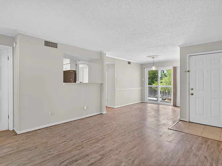 1541 Lincoln Way #204 — Photo 8