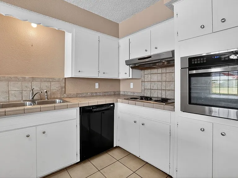 2615 Haynes Dr #B — Photo 13
