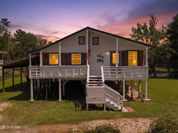 5030 Hawk St, Bay Saint Louis, MS 39520