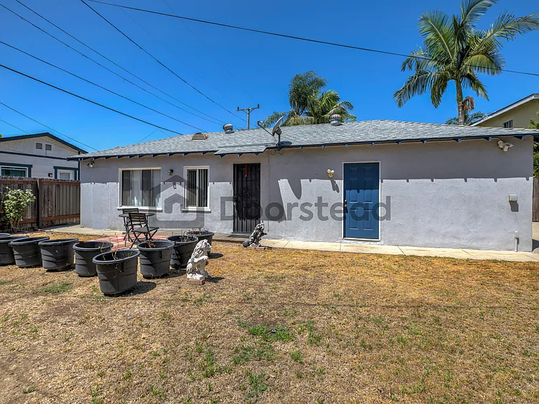 404 Hawthorne St #B — Photo 14