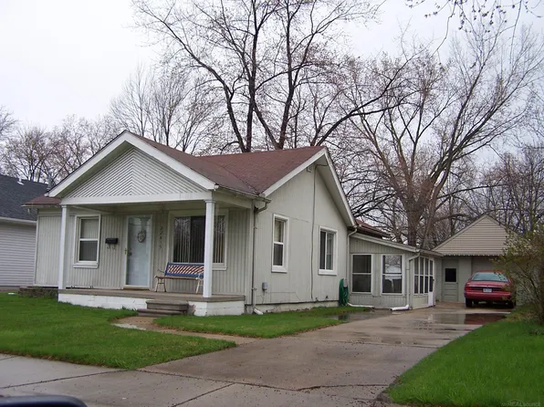 22815 Francis St, Saint Clair Shores, MI 48082