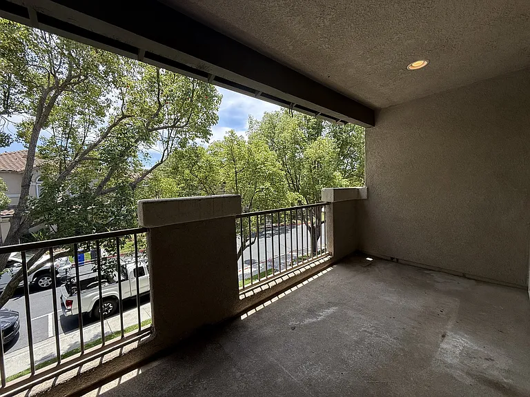 6331 Citracado Cir — Photo 25