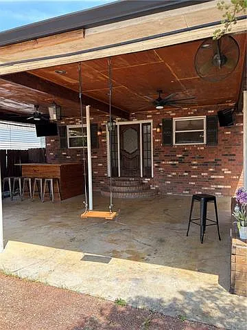 3 bed, 2.0 bath, 1357 sqft, $1,750 — Photo 2