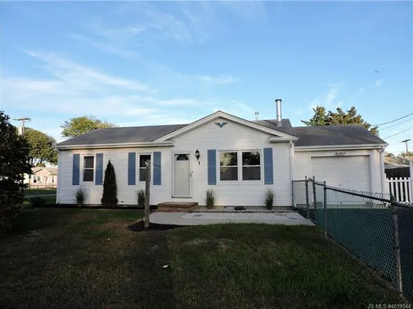 1 Heron Ct, Forked River, NJ 08731