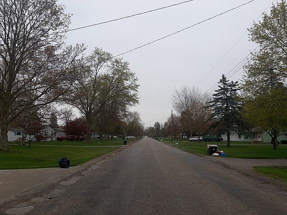 5th image of 4863 Clunie St