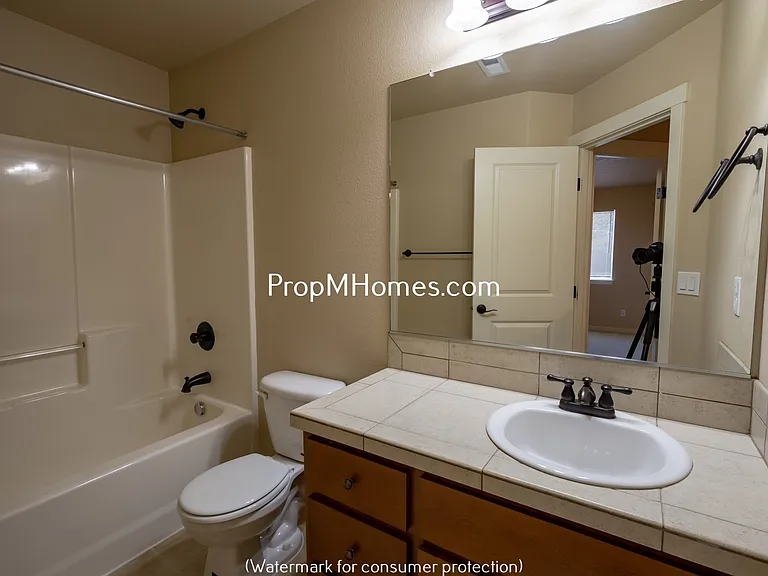 259 N Cedar St — Photo 14