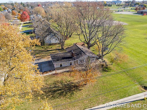 2nd image of 654 Jasmine Dr