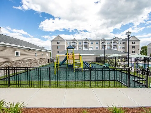 Village Green at Littleton — Photo 17