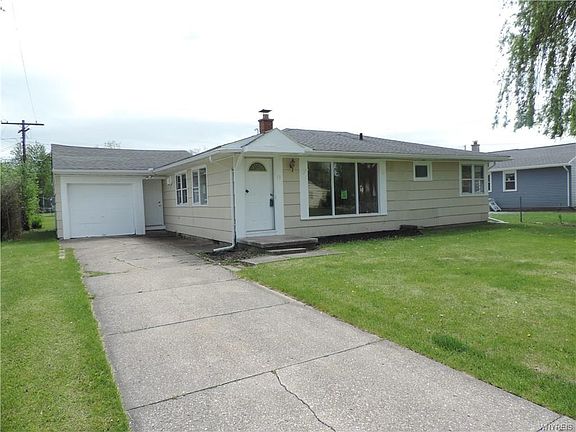 2nd image of 13 Meadow Lea Dr