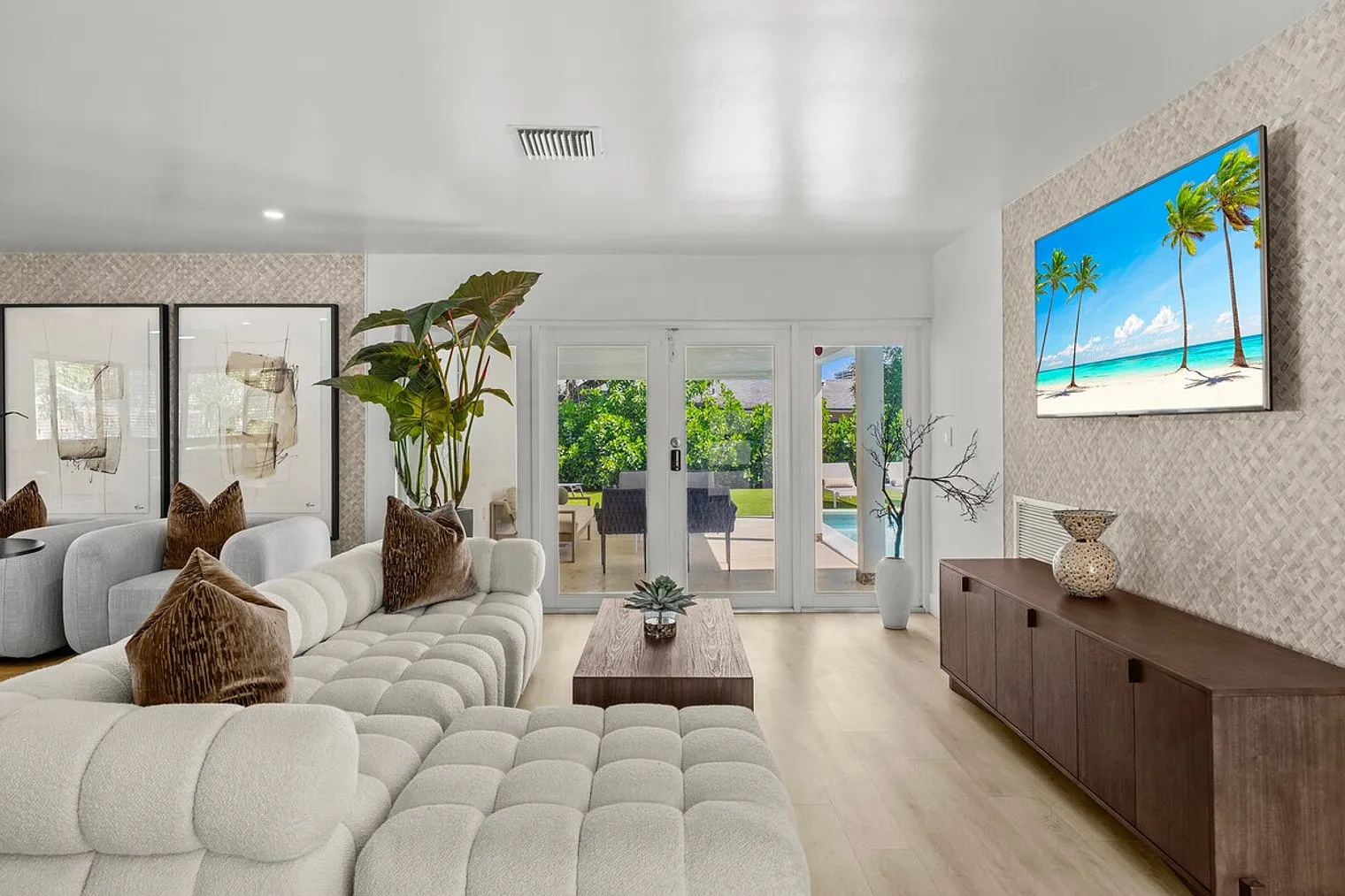 5 bed, 2.5 bath, 2497 sqft, $22,754 — Photo 4
