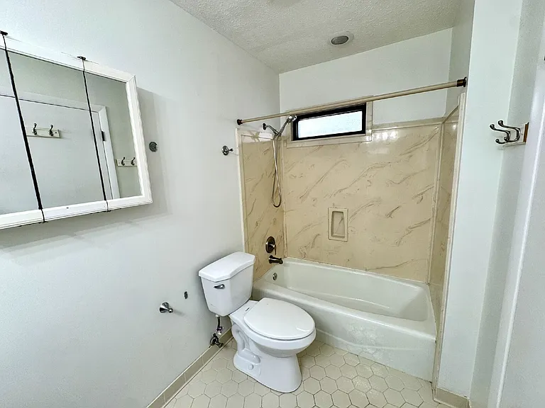 300 Cherry St #4 — Photo 16