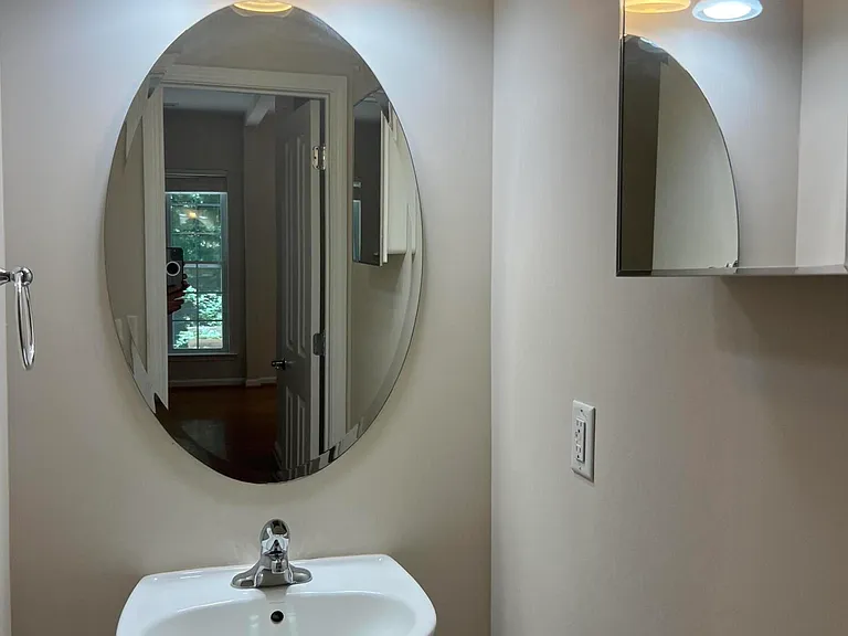 308 Dyersville Dr — Photo 36