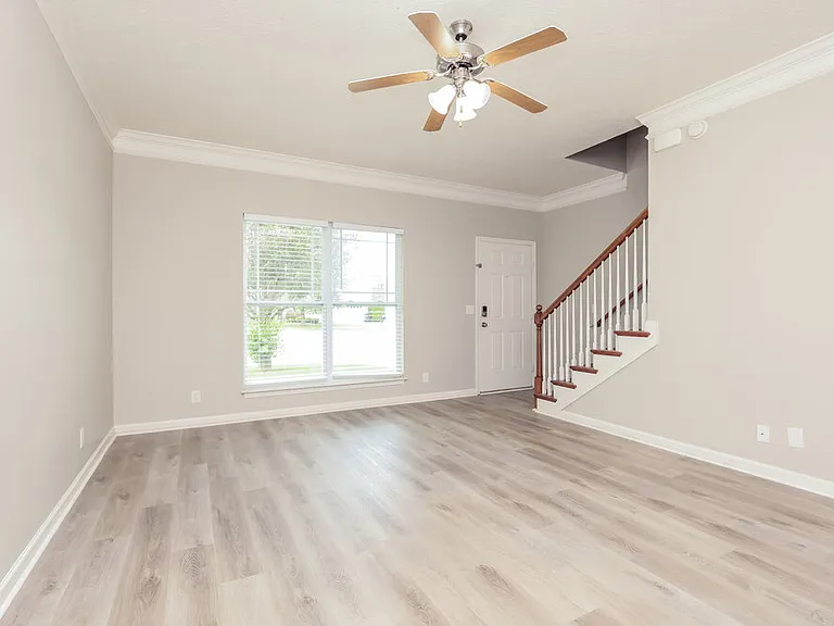 3314 Velvet Ct — Photo 5