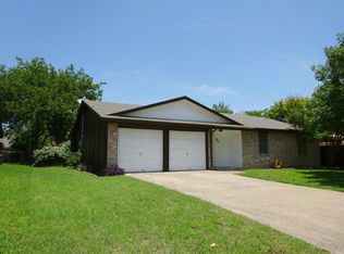 921 Harrington St, Cedar Hill, TX 75104