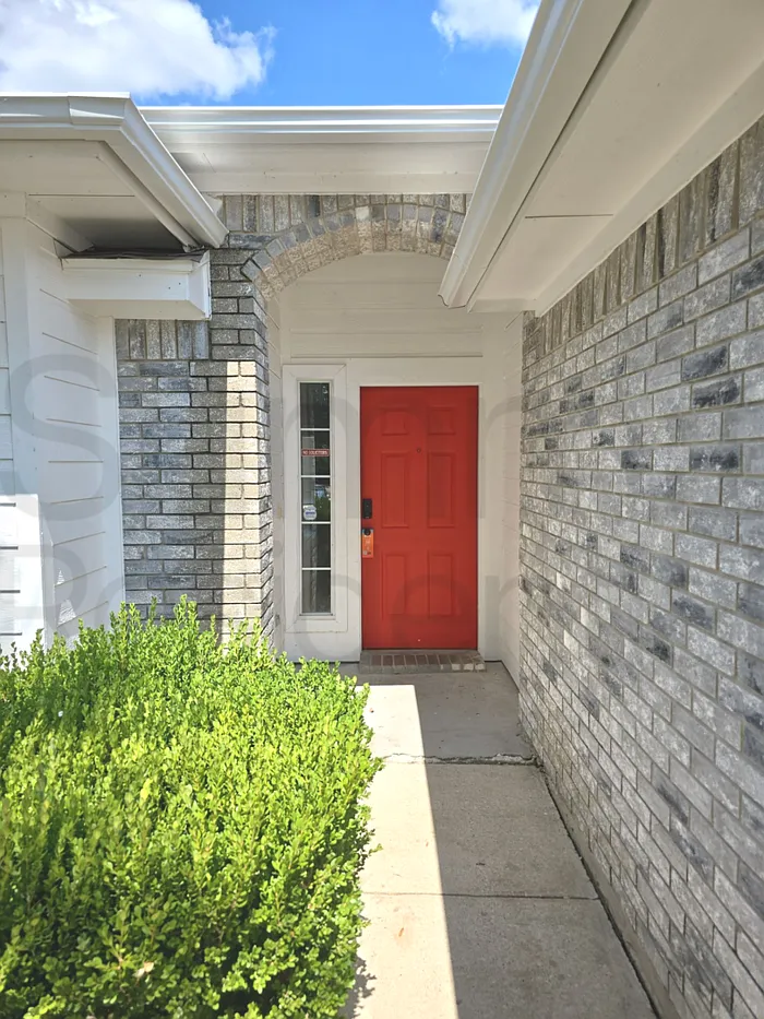 3 bed, 2.0 bath, 1452 sqft, $1,795 — Photo 2