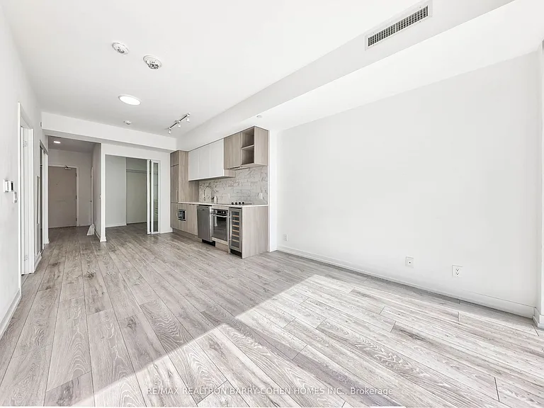 2020 Bathurst St #339 — Photo 27