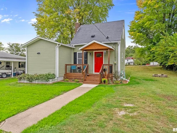 305 SE 7th Ave, Aledo, IL 61231