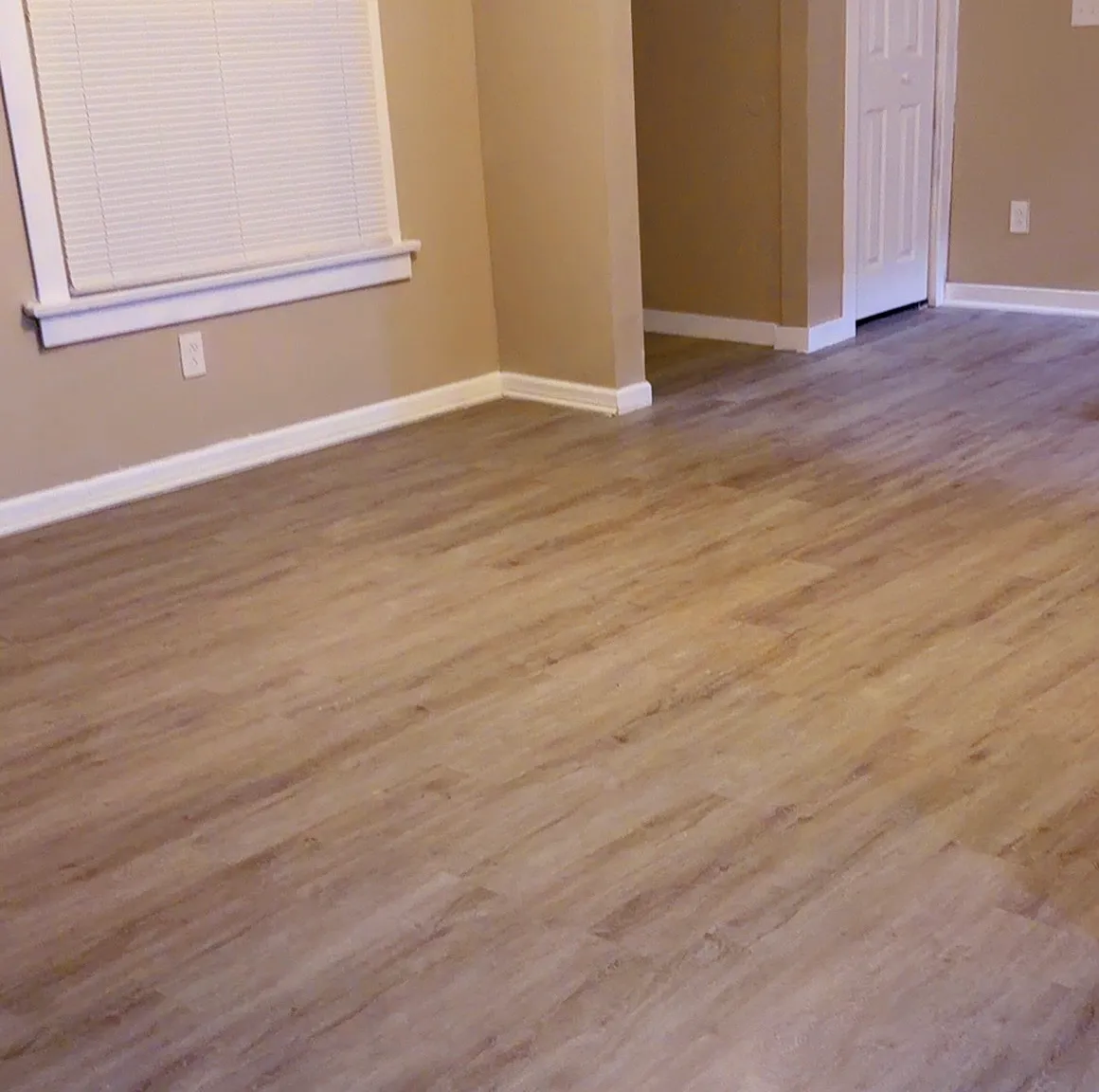 4 bed, 1500 sqft, $1,600 — Photo 2