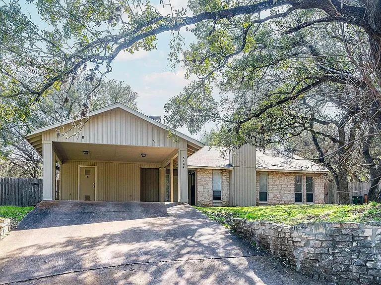 5405 Brompton Cir #B — Photo 1