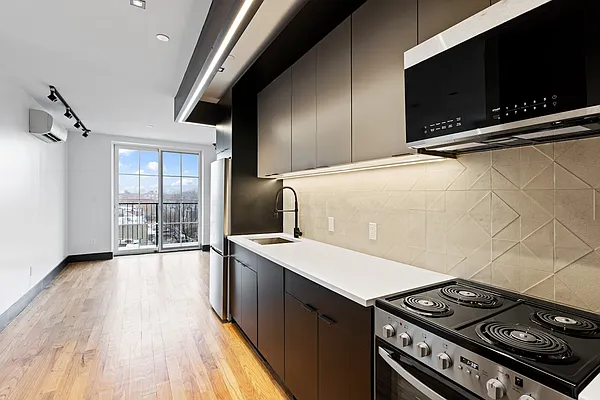 Rented by Outpost Brokerage LLC | media 24