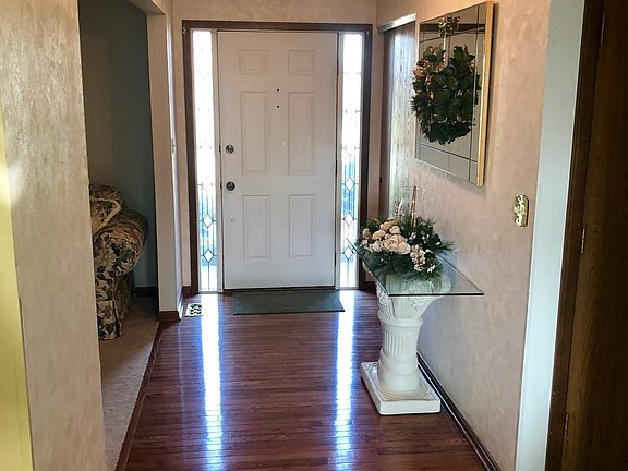 4th image of 860 Hacienda Ct