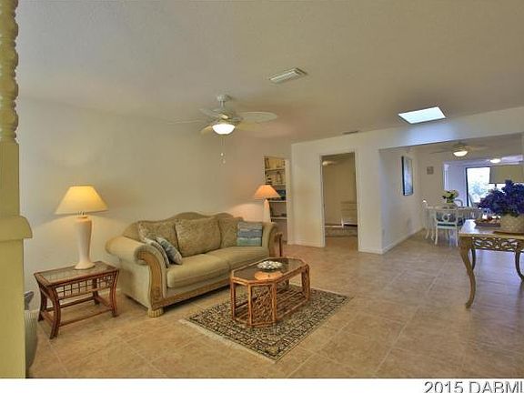 4th image of 107 Raymond Ave