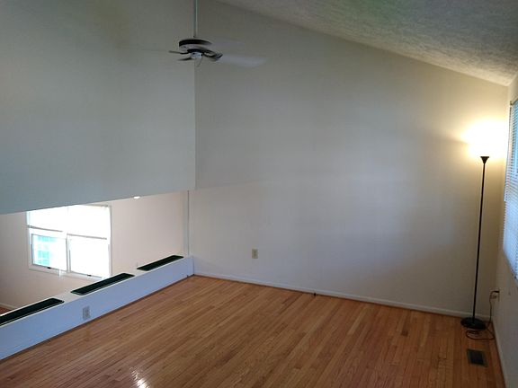 2nd image of 848 Dewey Ave