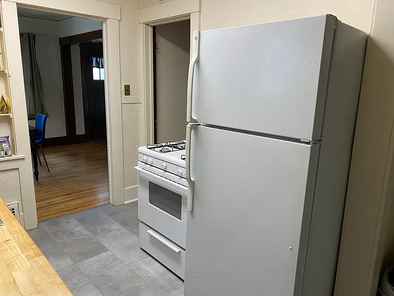 308 E 27th St #4 — Photo 8