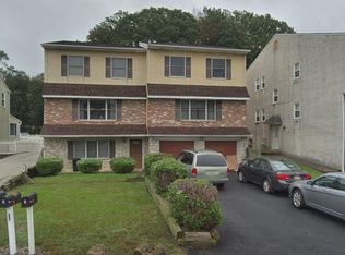 711 Country Ln APT B, Morton, PA 19070