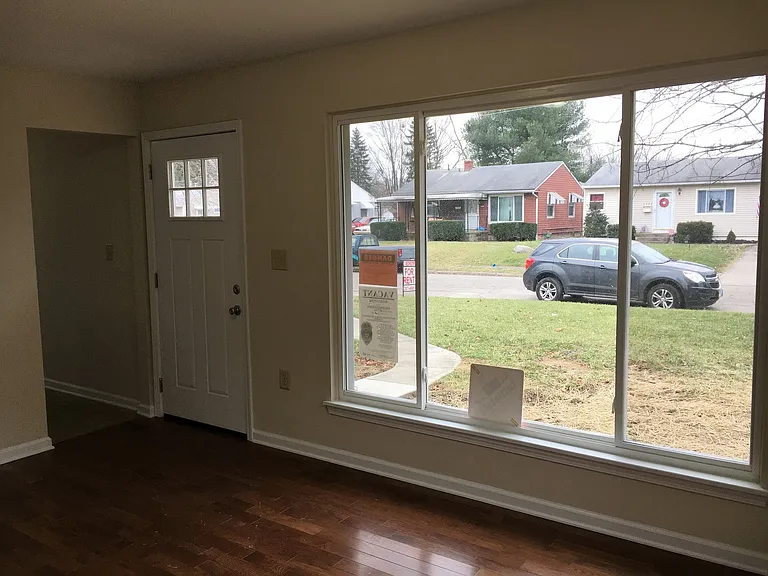1114 Acton Rd — Photo 4