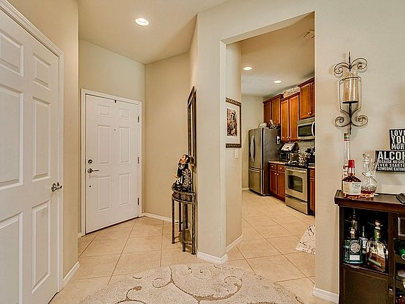 5th image of 340 Bluewater Falls Ct