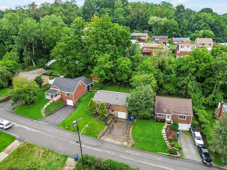 131 S Joslyn Dr — Photo 18
