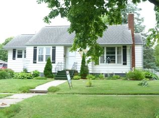 618 S Shuffleton St, Sigourney, IA 52591