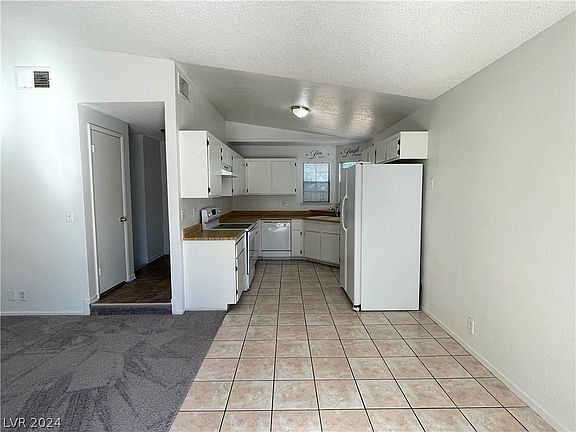 3rd image of 7425 Lattimore Dr
