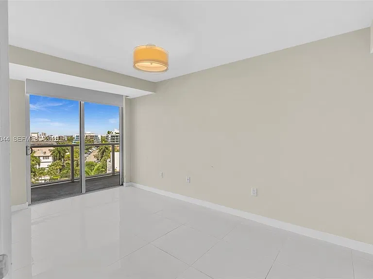 9901 E Bay Harbor Dr #803 — Photo 11
