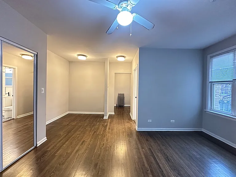 914 W Dakin St #211 — Photo 14