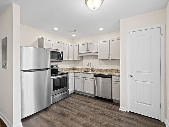 2nd image of 3277 Tower Dr Unit H