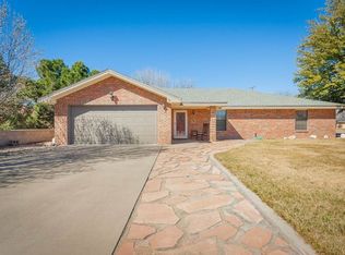 704 Cobean Dr, Roswell, NM 88201