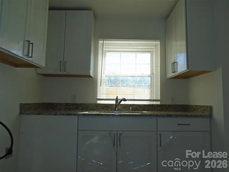 1111 Belmont Ave #2 — Photo 6