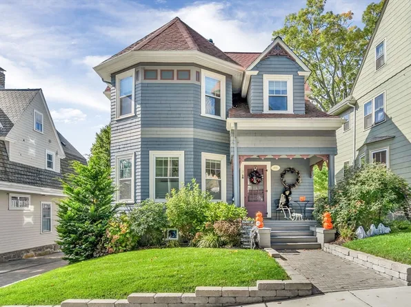 3 Waldorf St, Dorchester, MA 02124