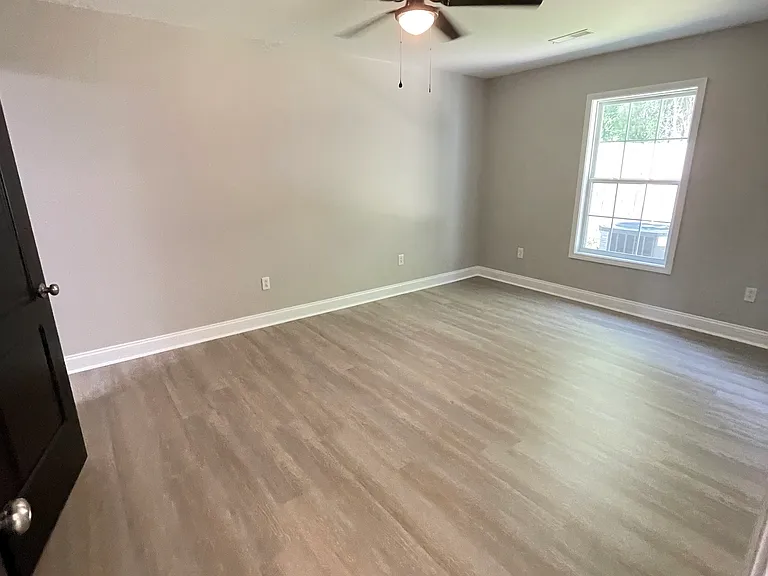 3232 Pleasant Valley Cir — Photo 7