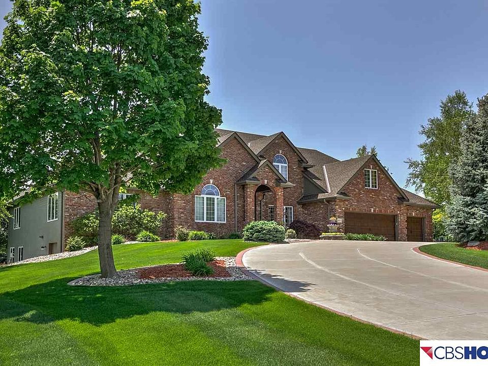 1st image of 16377 Crestfield Dr