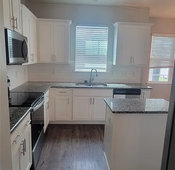 1728 Harrington Rd — Photo 7