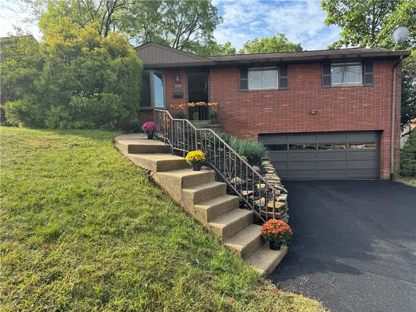 1371 Blue Jay Dr, Pittsburgh, PA 15243