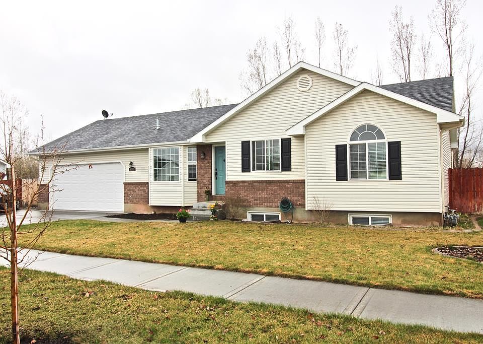 1st image of 4232 E Birchwood Cir