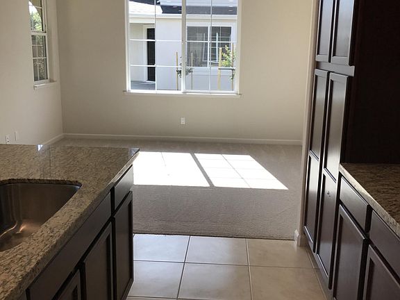 3rd image of 141 Heartland Dr